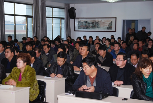 公司舉辦敦煌種業學習貫徹黨的十八屆三中全會精神暨廉潔從業警示教育輔導報告會